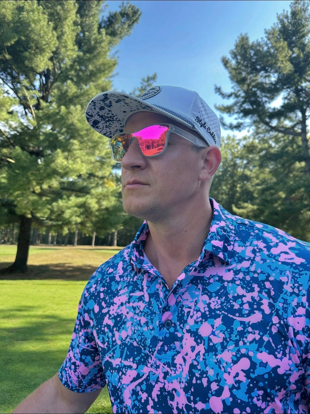 Pinkulator golf polo close up pattern detail